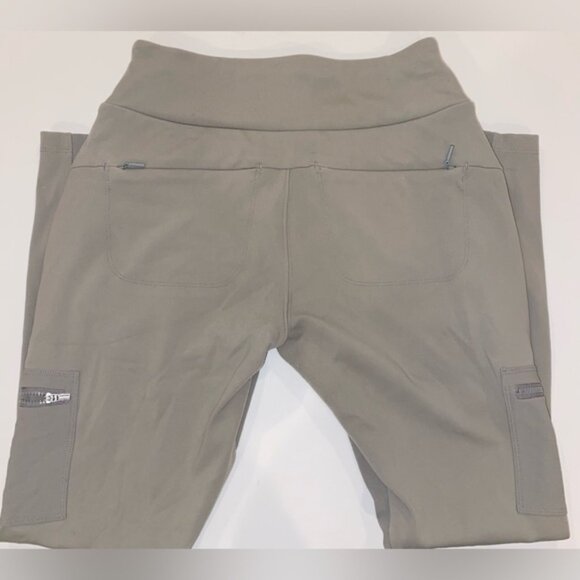 Athleta Headlands Hybrid Cargo 2P - Picture 2 of 5